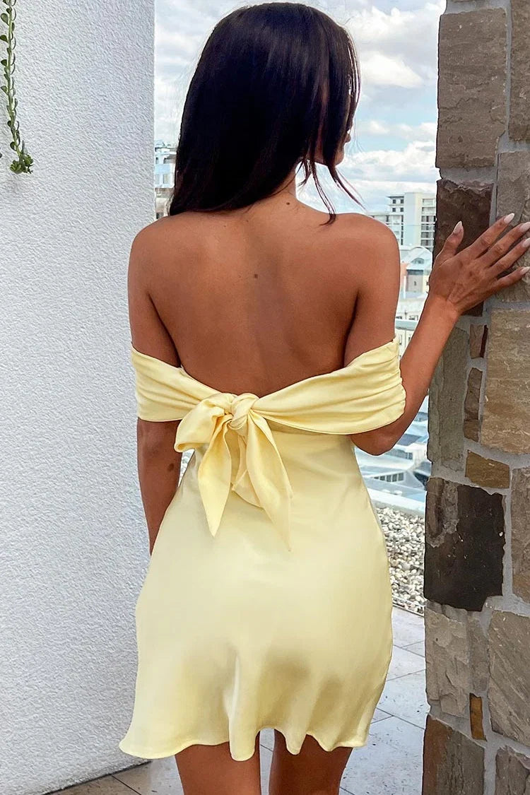 A-Line/Princess Off the Shoulder Sleeveless Backless Short-Mini Homecoming Dress
