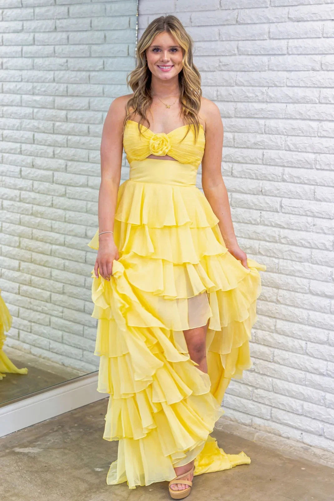A-Line/Princess Strapless Sleeveless Zipper Up Floor-Length Prom Dress