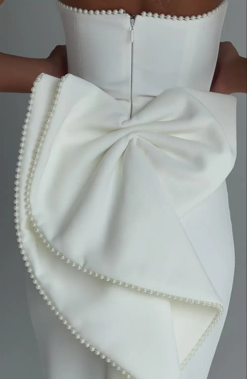 Robe de soirée longue pour femme, fourreau délicat, sans bretelles, orné de perles, avec nœud au dos