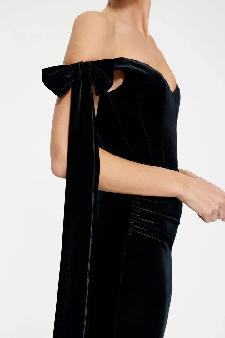Discount Fitted Off the Shoulder Sleeveless Floor-Length Prom Dress