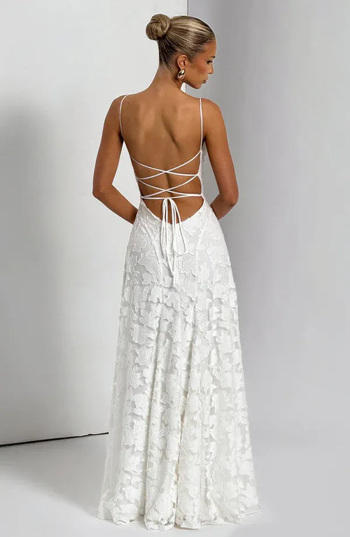 Robe de bal longue pour femme, coupe trapèze distincte, encolure carrée, bretelles spaghetti, laçage croisé au dos.
