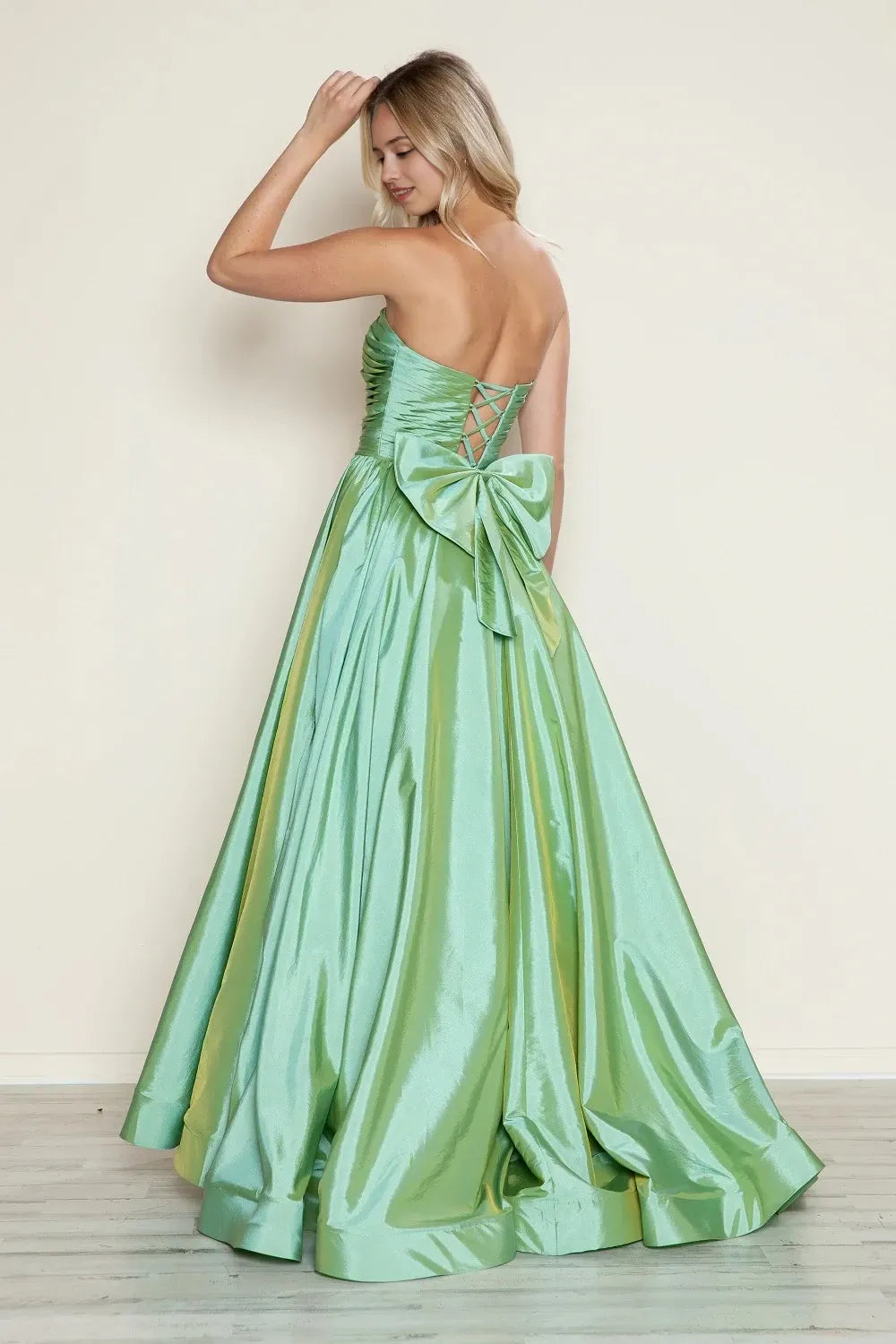 Dramatic A-Line Strapless Sleeveless Lace-Up Back Floor-Length Prom Dress