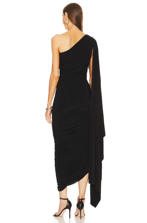 Robe de soirée midi spectaculaire fourreau asymétrique à cape et dos froncé