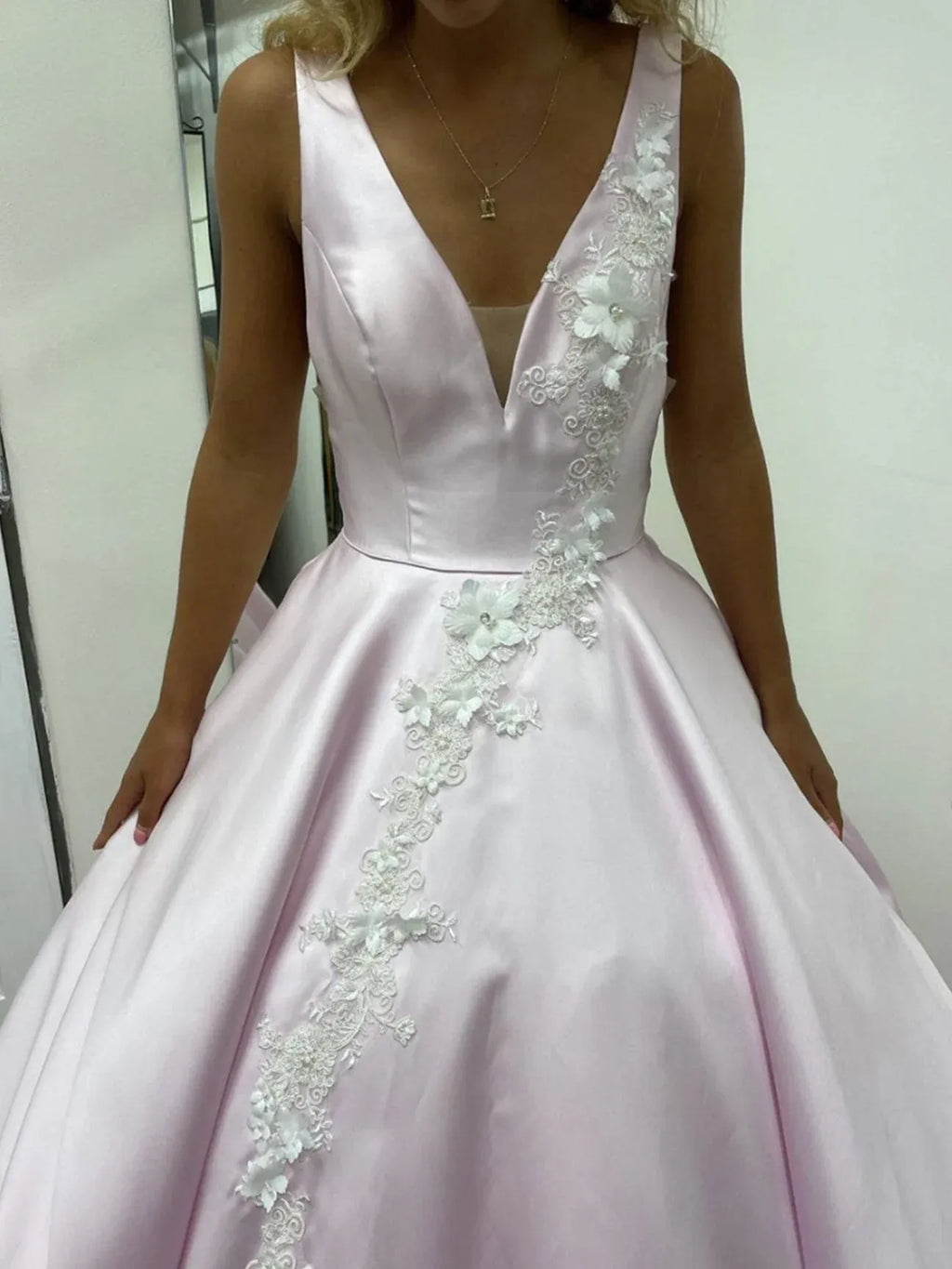 Ball Gown V-Neck Sleeveless Maxi Prom Dress