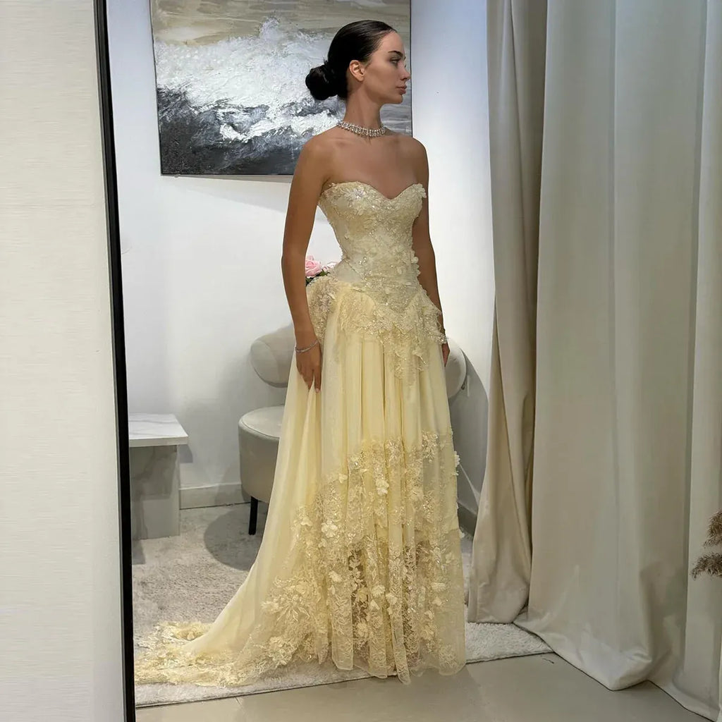 Mermaid Strapless Sleeveless Lace-Up Back 3D-Flower Appliqué Wedding Dress