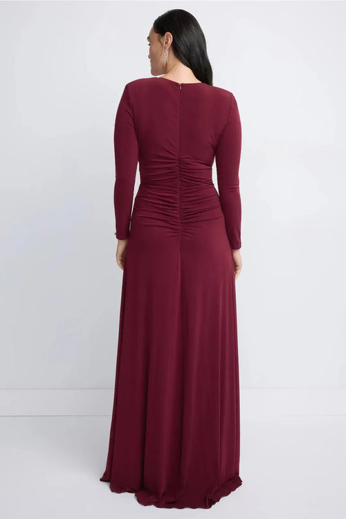 Elegante abito da ballo taglie forti a tubino con scollo a goccia, maniche lunghe, corpetto drappeggiato e lungo fino ai piedi