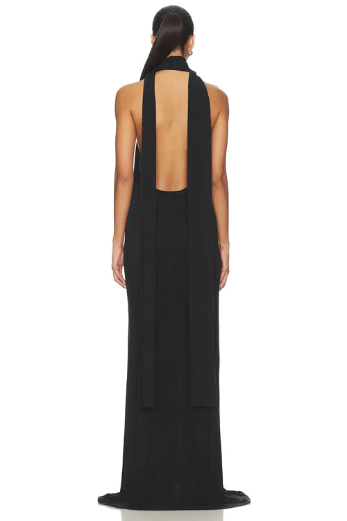 Robe de soirée longue, fourreau élégant, col roulé, dos drapé, sans manches, avec encolure américaine