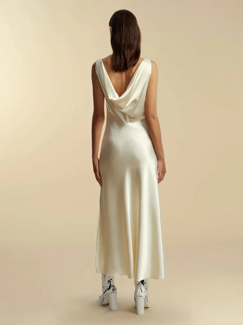 Elegante Abito da Ballo Midi con Scollo a V, Senza Maniche, Drappeggio sulla Schiena a Campana