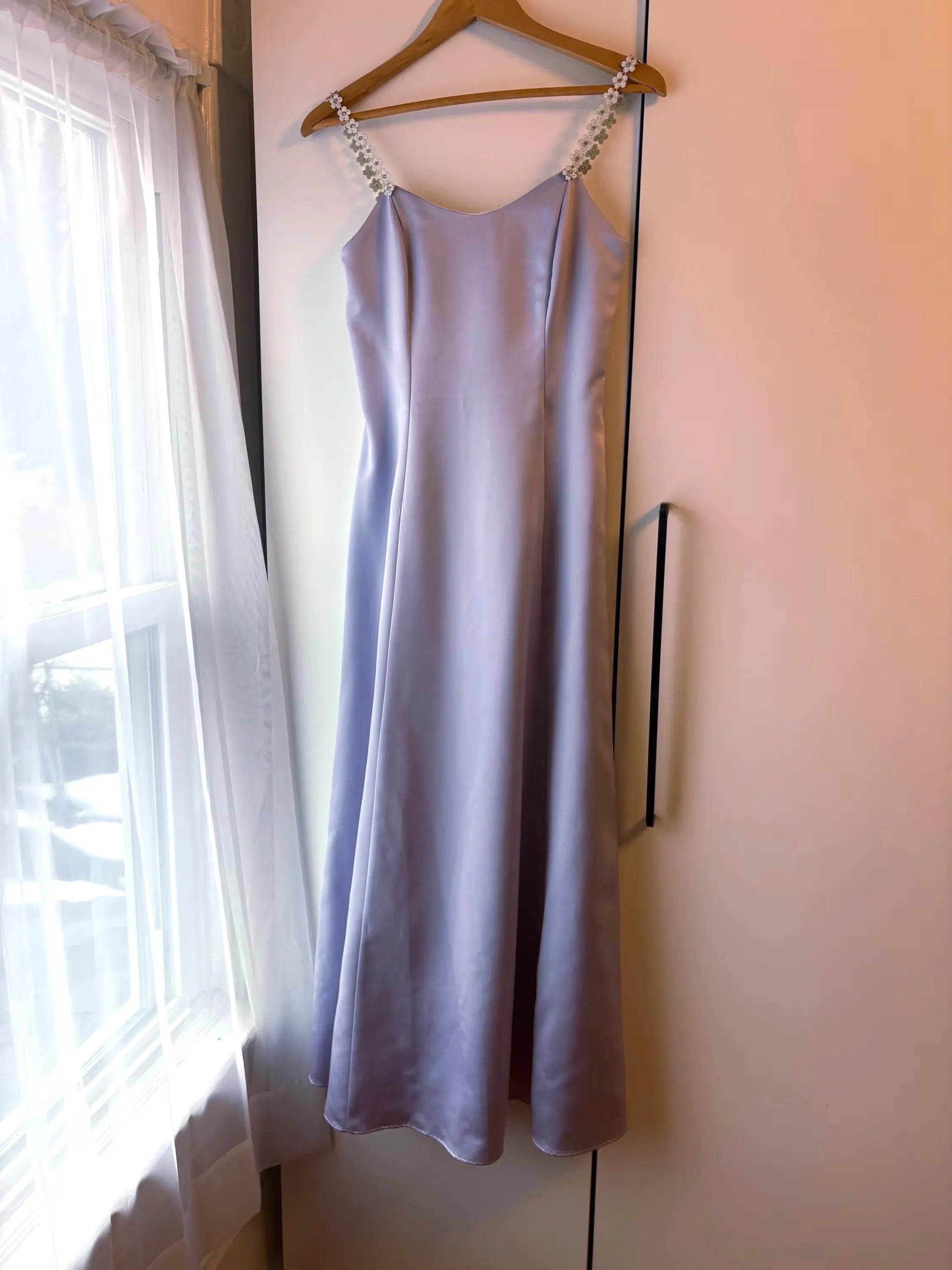 Prom Dress Lavender Maxi With Floral Embellishments In A Line Spaghetti Strap Elegant Flattering For Prom Night