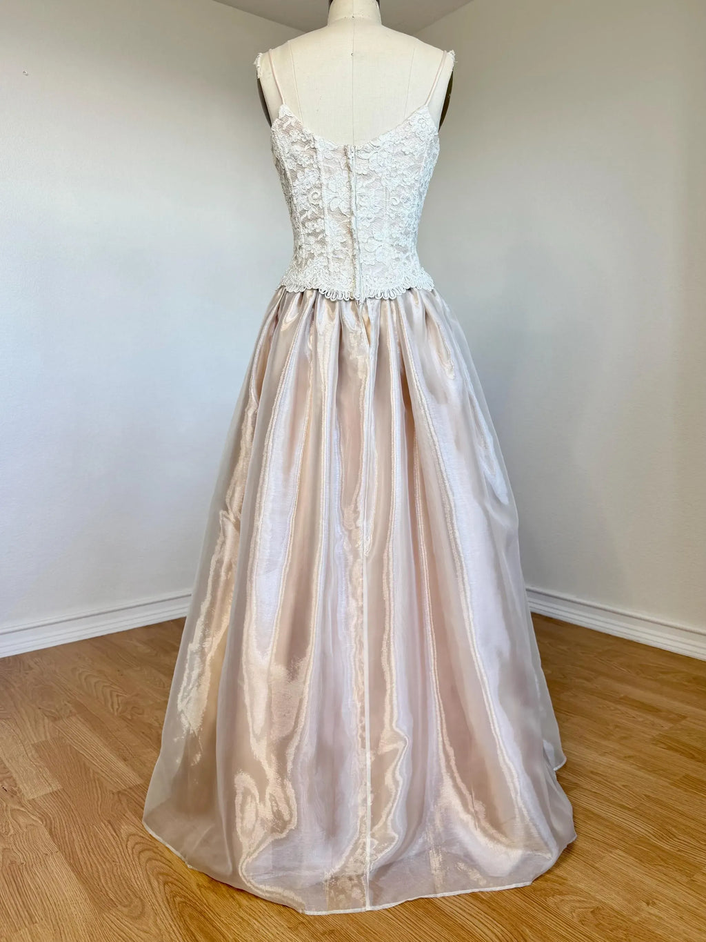 Prom Dress Blush Organza A Line Corset Lace Bodice Spaghetti Straps Glamorous Gown For Teens