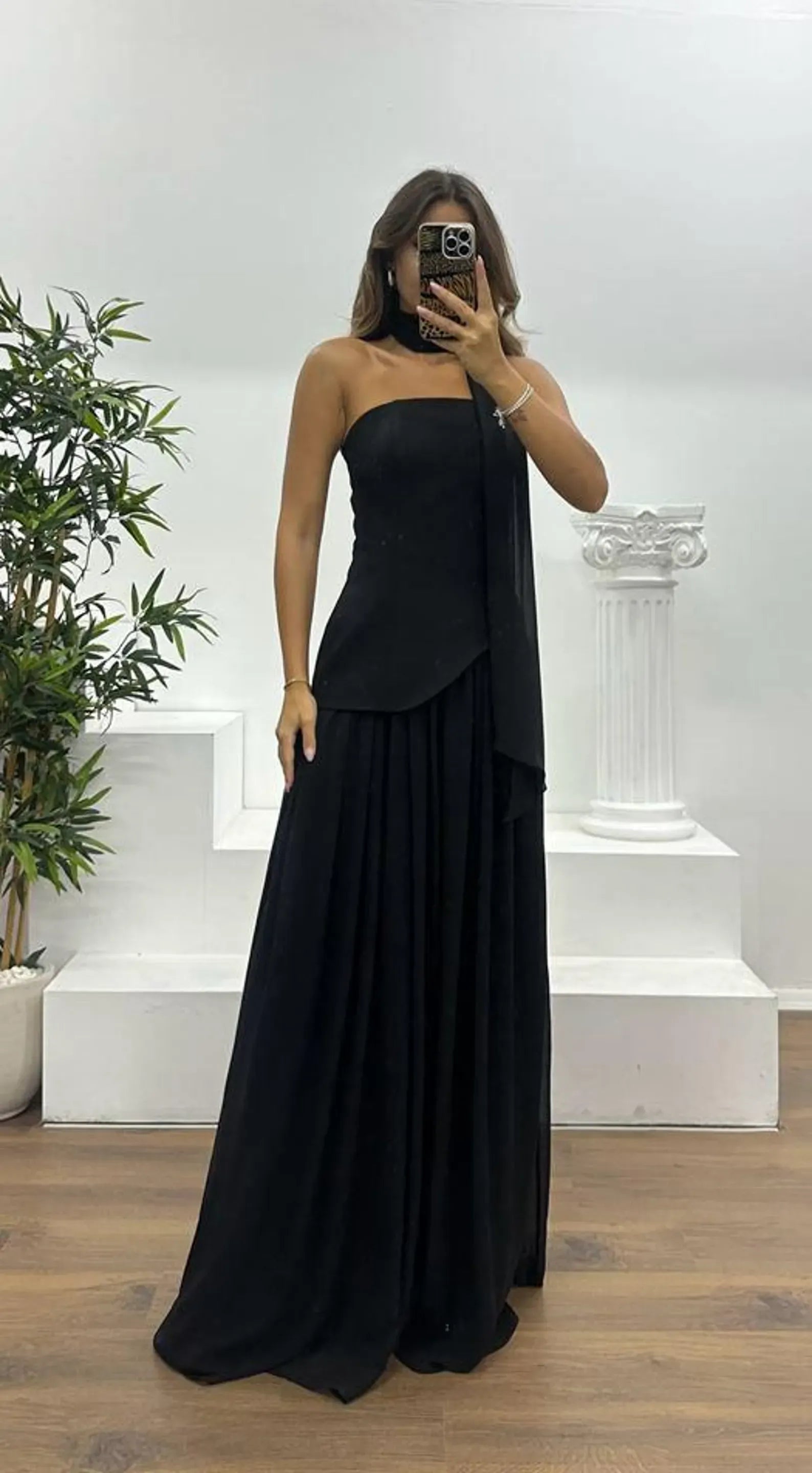Prom Dress Elegant Burgundy A-Line Strapless Chiffon Floor-Length With Draped Scarf Detail For Sophisticated Prom Nights
