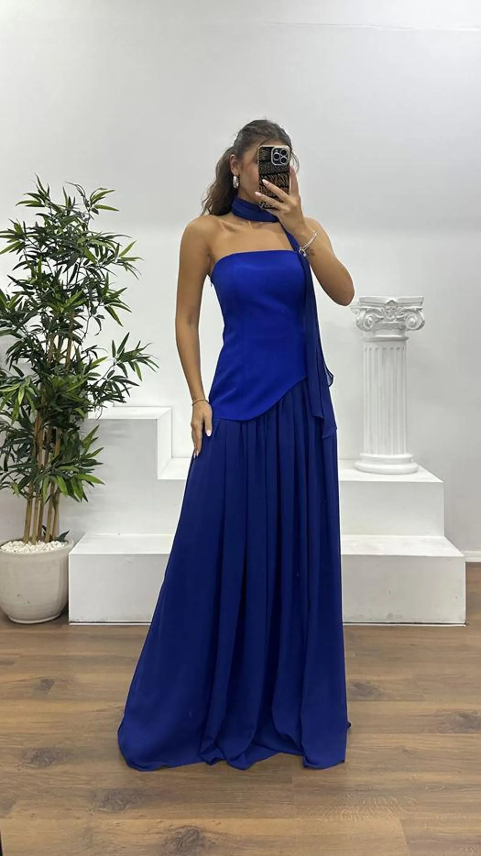 Prom Dress Elegant Burgundy A-Line Strapless Chiffon Floor-Length With Draped Scarf Detail For Sophisticated Prom Nights