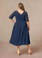 Navy Dress Elegant Dark A-Line Boatneck Pleated Plus Size Mother of the Bride Dress Short Sleeve V Back Tea-Length Mother of the Bride Dress