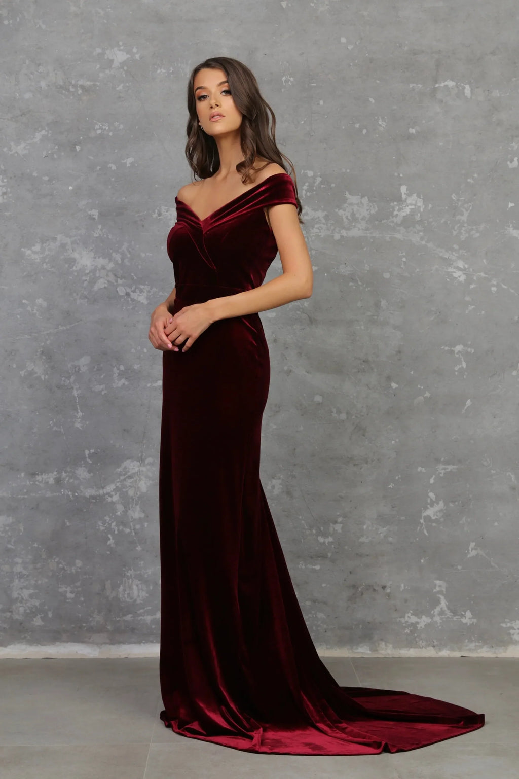 Elegant Mermaid Velvet Prom Dress Burgundy Off Shoulder With Floor Length Train For Women