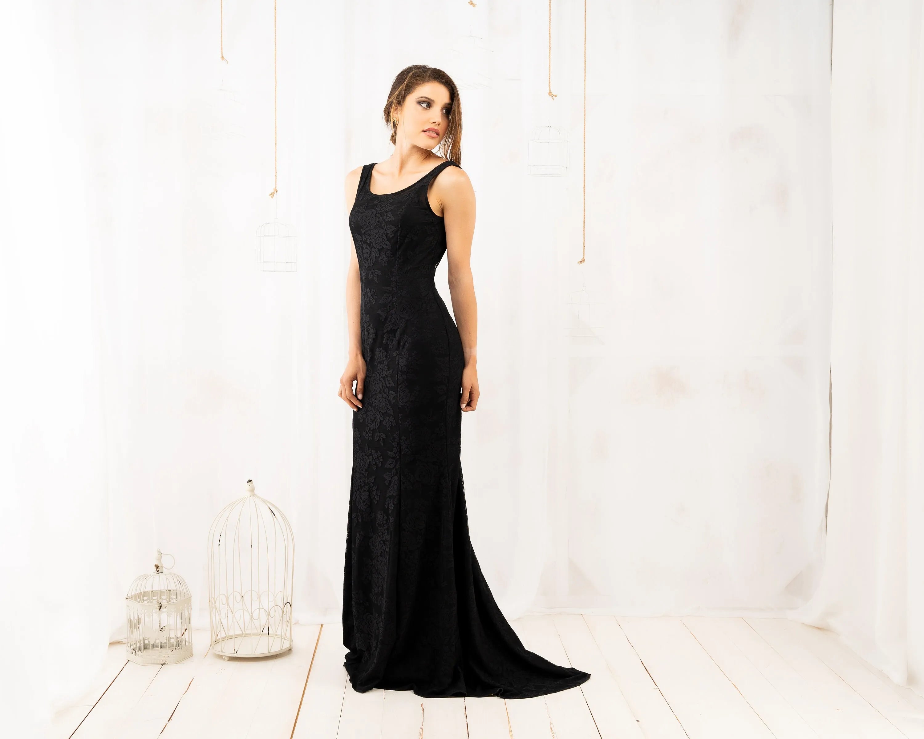 Elegant Mermaid Prom Dress With Floral Lace Open Back Scoop Neck Short Train For Prom Night