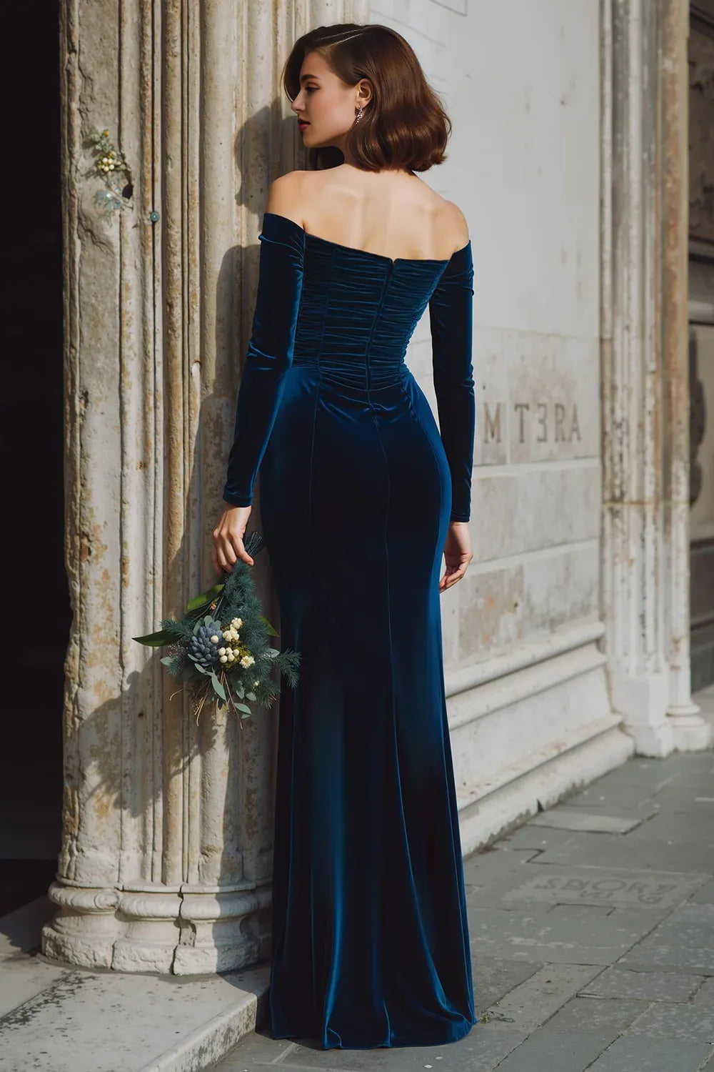 Mermaid/Trumpet Off the Shoulder Long Sleeve Floor-Length Evening Dress