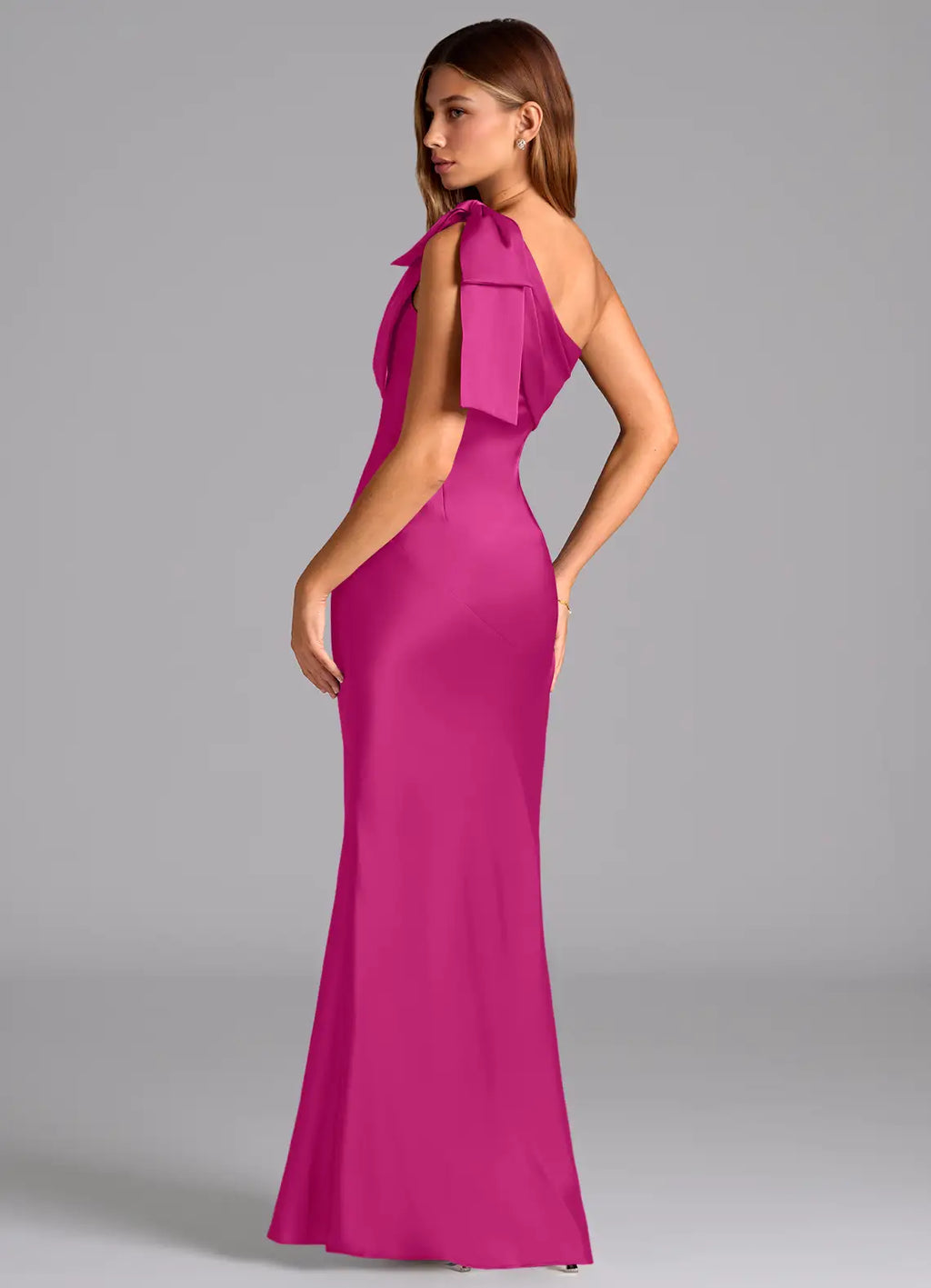 Elegant Satin Bridesmaid Dresses with One-Shoulder Bow Detailing and Sheath Silhouette