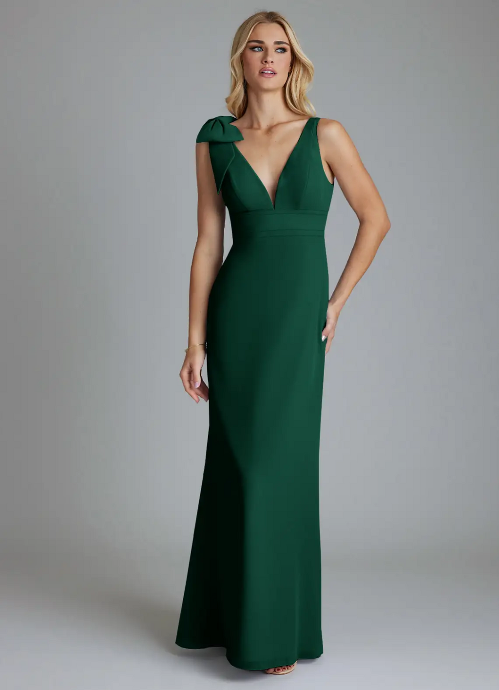 Elegant Slim-Fit Deep V-Neck Sleeveless Bow-Shoulder Backless Floor-Length Wedding Bridesmaid Dress