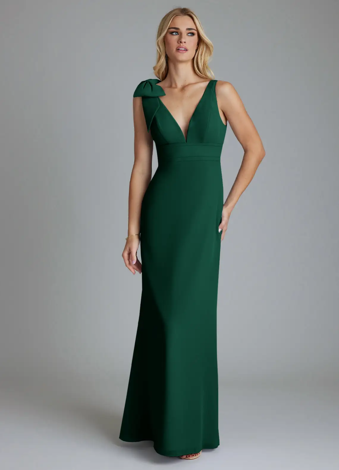 Elegant Slim-Fit Deep V-Neck Sleeveless Bow-Shoulder Backless Floor-Length Wedding Bridesmaid Dress