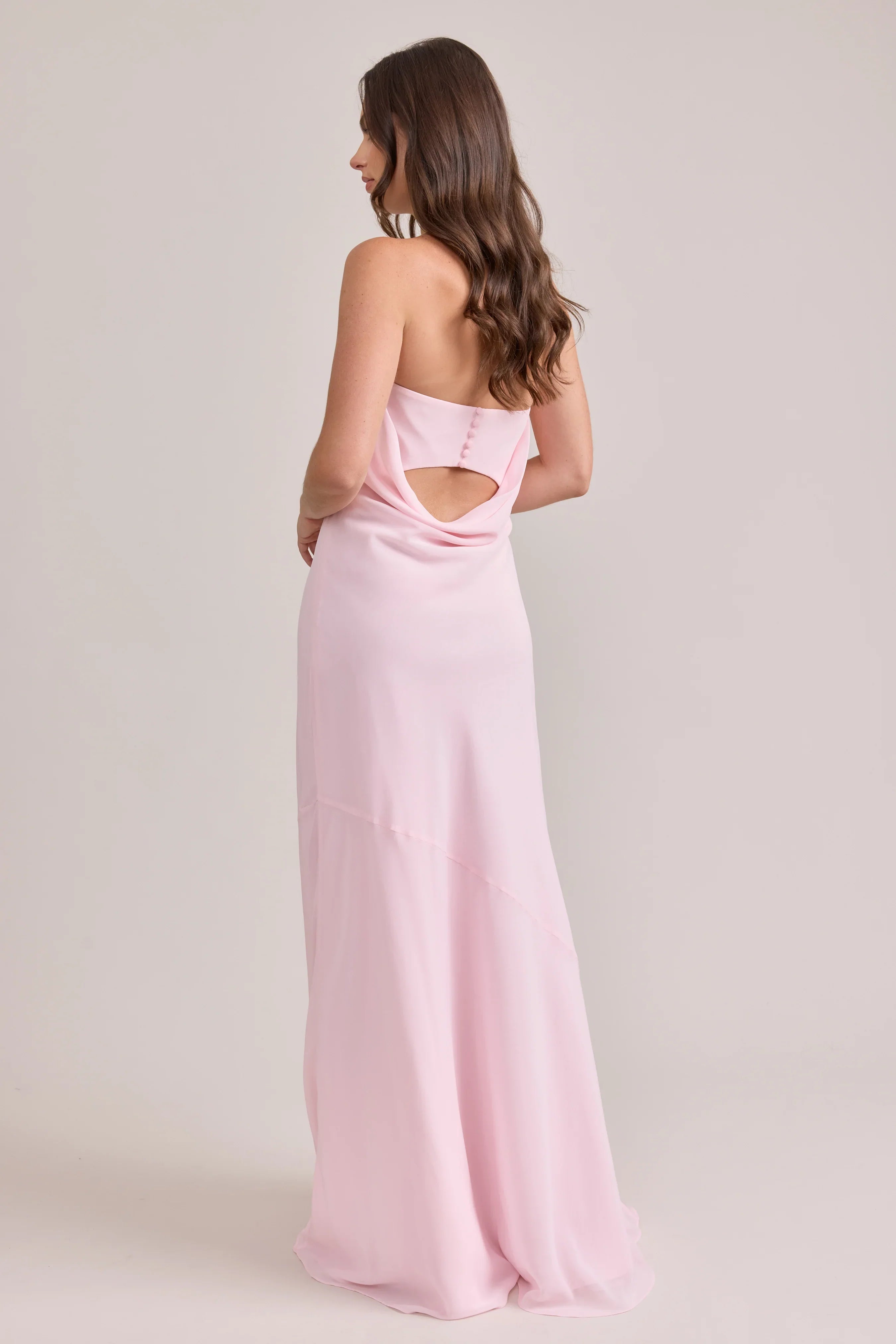 Elegant Slim-fit Strapless Cutout Back Floor-length Flowy Pink Bridesmaid Dress