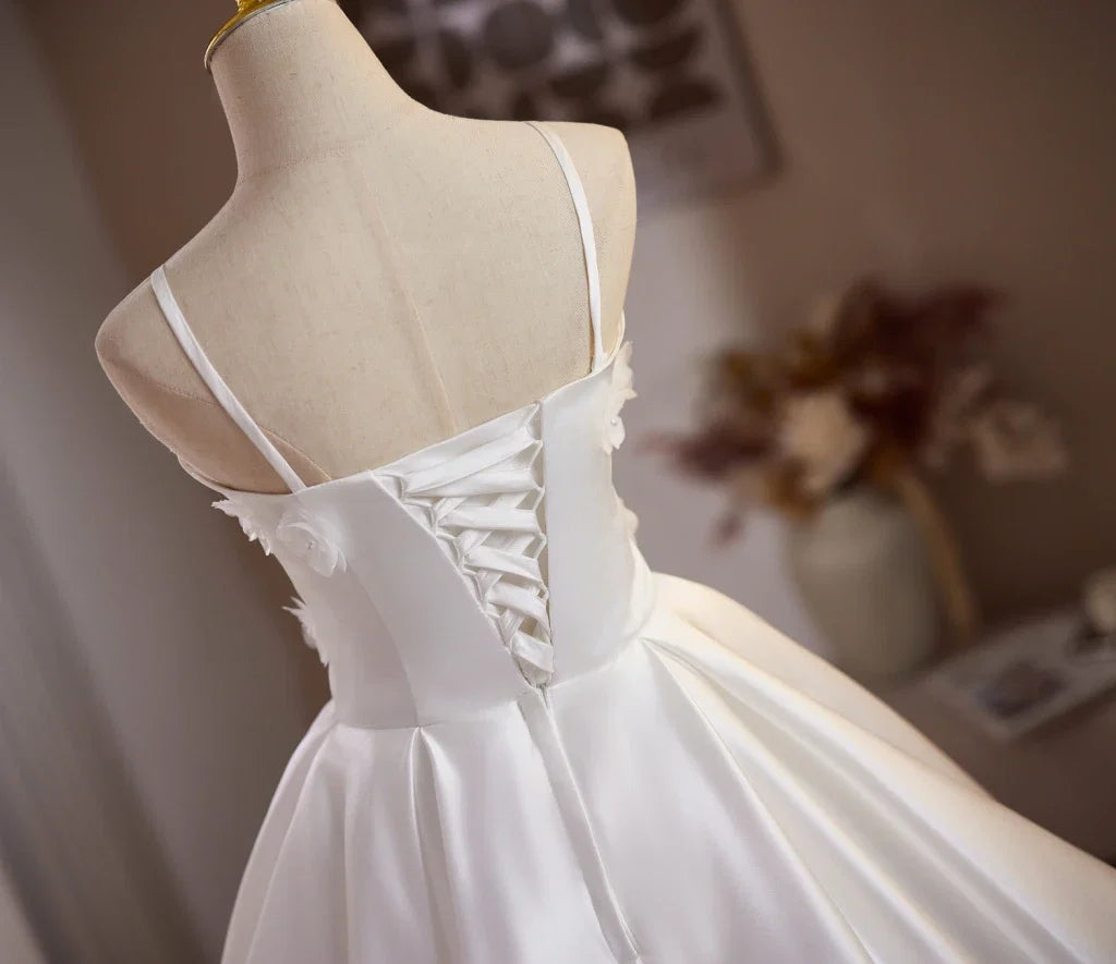 White A-Line Spaghetti Straps Floral Pearl Short Homecoming Dresses