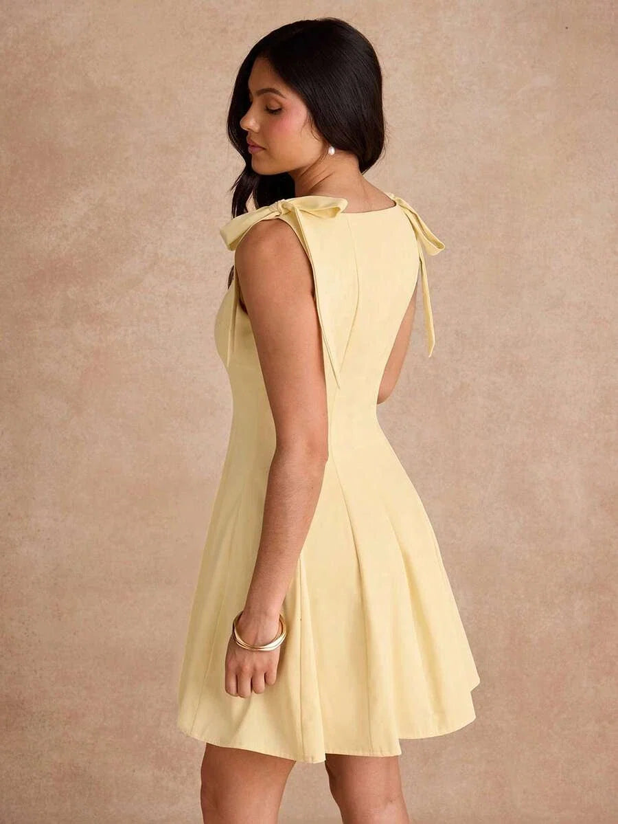 Yellow A-Line Square Neck Tie-Shoulder Pleated Pastel Mini Homecoming Dresses