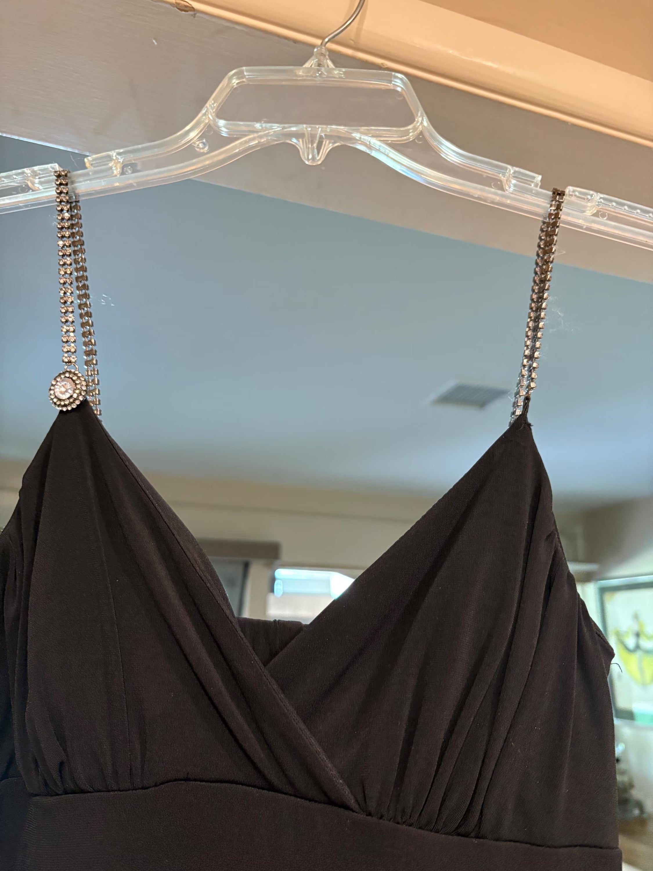 Black A-Line V-Neck Rhinestone Chain Straps Ruched Knee-Length Homecoming Dress