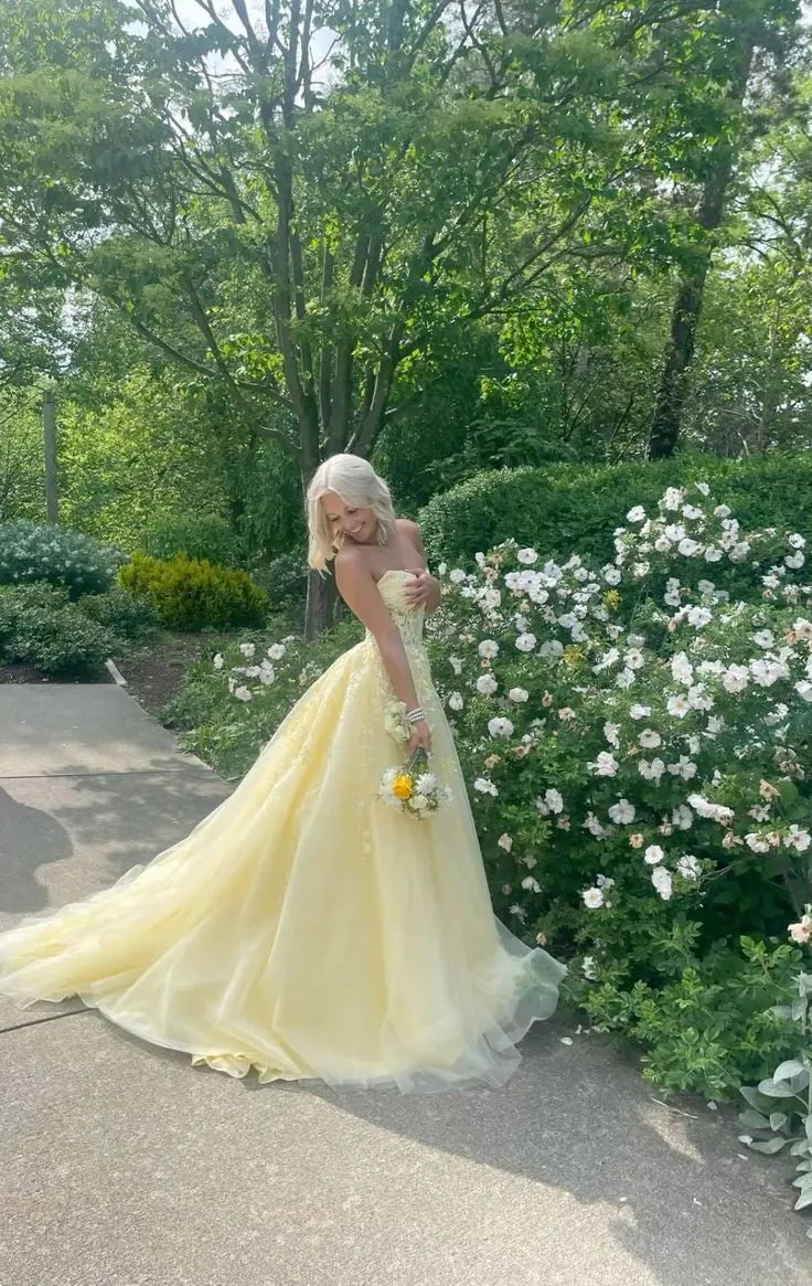 Enchanting A-Line Strapless Sweetheart Lace-Up Corset Floor-Length Evening Ball Gown