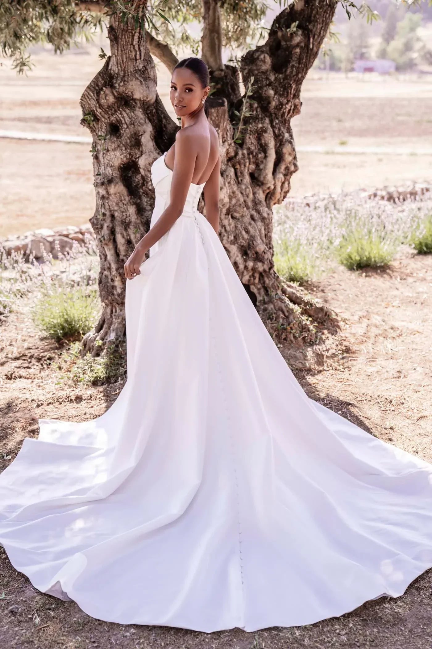 Enchanting Ball Gown Sweetheart Neckline Sleeveless Button Back Floor Length Wedding Dress