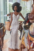 Enthralling Trumpet Plunging V Neck Spaghetti Strap Open Back Floor Length Wedding Dress