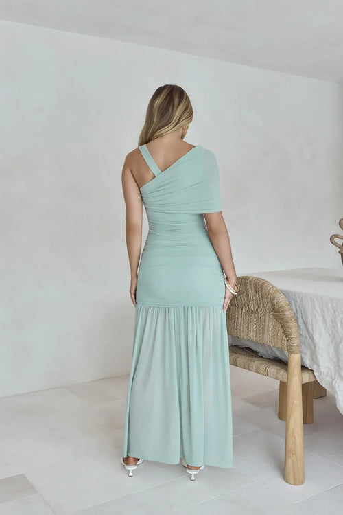 Robe de bal sirène éthérée asymétrique à volants, fendue et longue jusqu'au sol