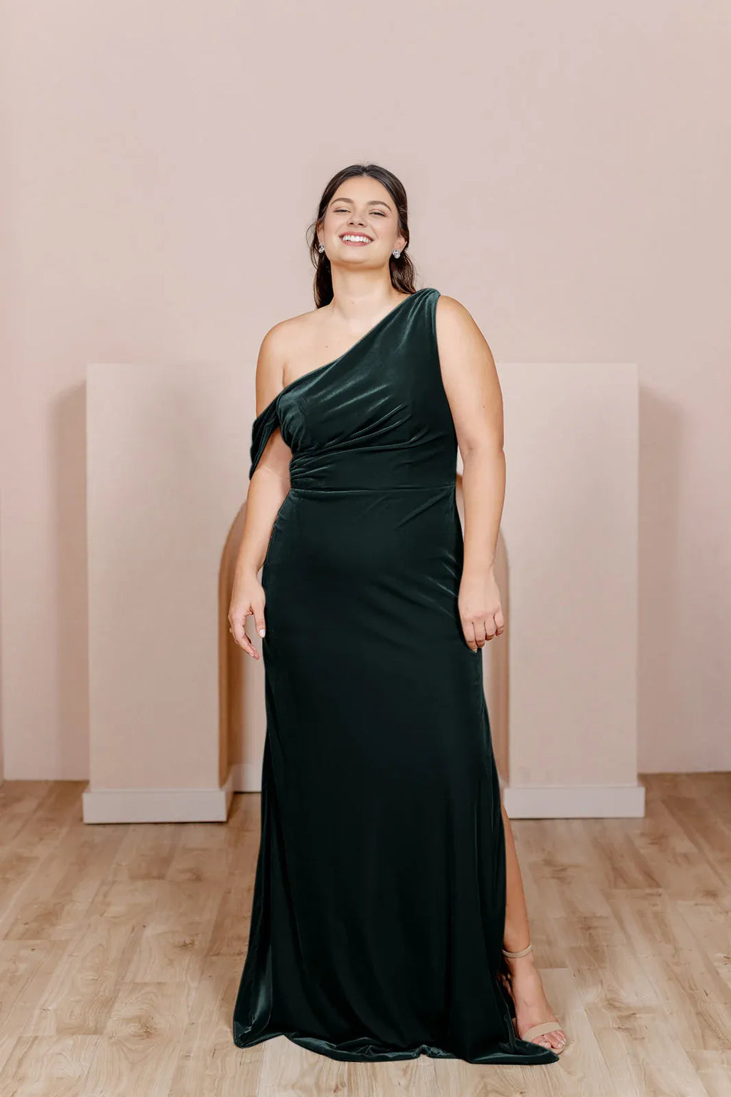 Fashion Fitted Asymmetrical Neck Sleeveless Floor-Length Plus Size Prom Dress