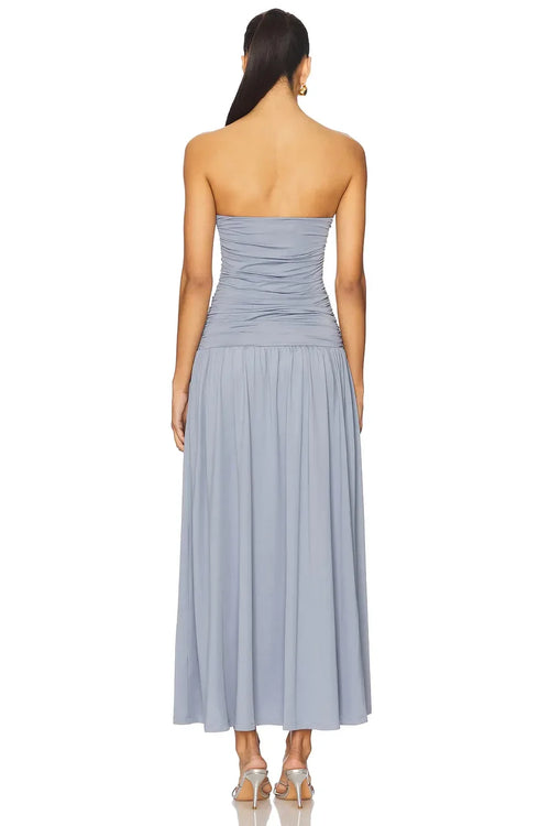 Robe de soirée midi fluide, fourreau, bustier, sans manches, avec corsage froncé