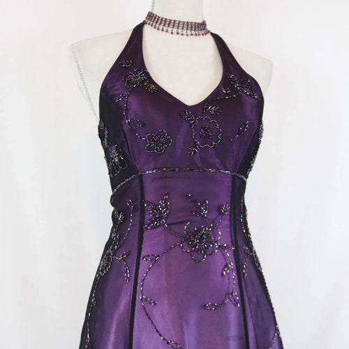 Robe de bal glamour dos nu sans manches en dentelle perlé longueur ras du sol