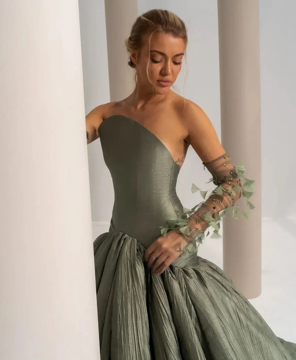 Ballgown Strapless Sleeveless Backless Textured Evening Dress With Train