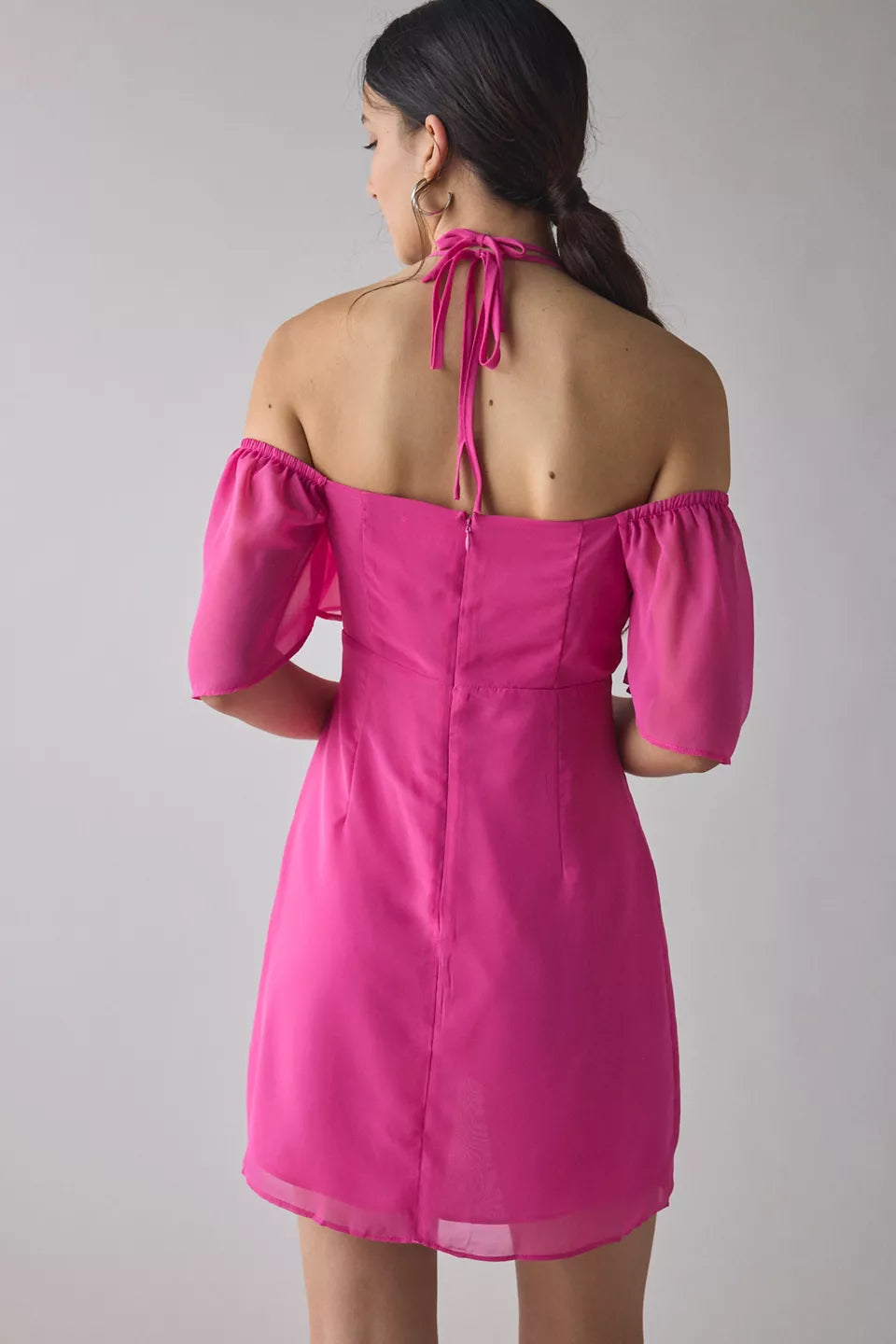 Sheath/Column Off-The-Shoulder Flutter Sleeve Short-Mini Homecoming Dress