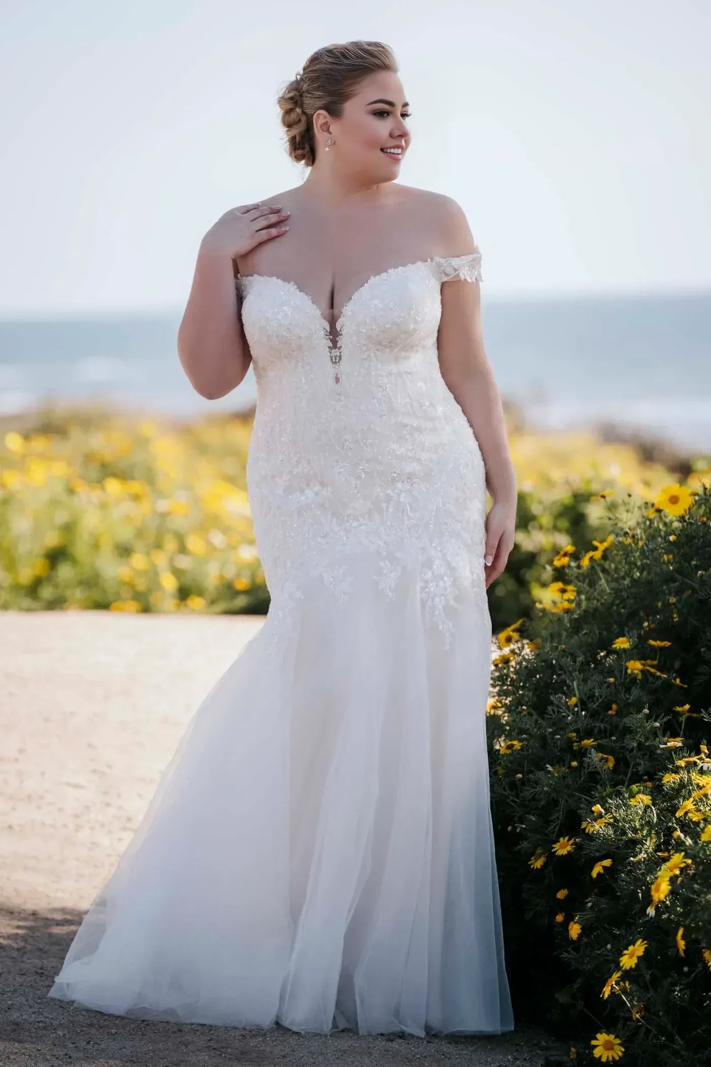 Gorgeous Plus Size Trumpet Off Shoulder Short Sleeve Button Back Floor Length Wedding Dress