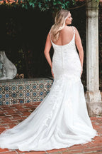 Gorgeous Plus Size Trumpet Plunging V Neck Spaghetti Strap Button Back Floor Length Wedding Dress