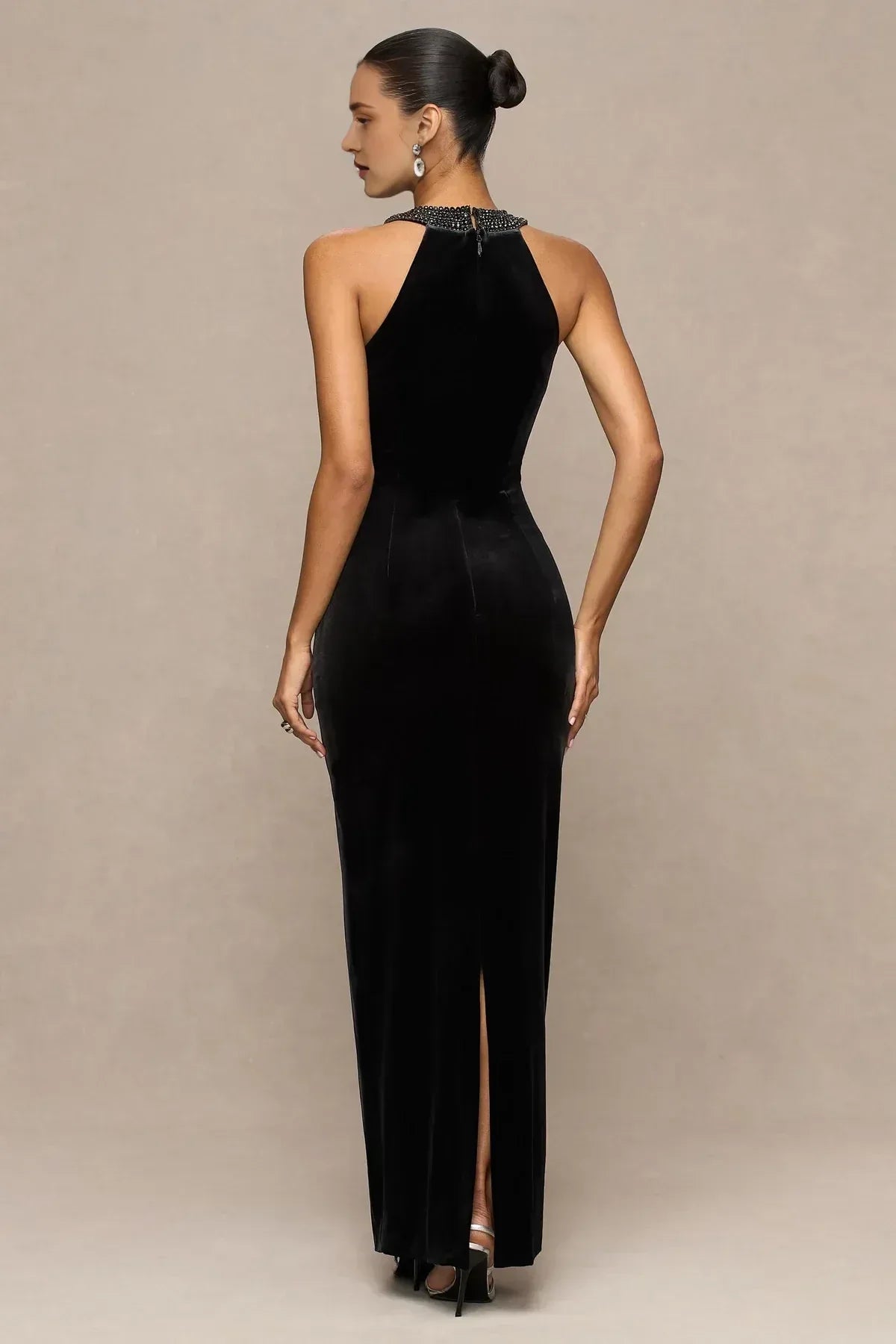 Gorgeous Sheath Halter Neck Sleeveless Embellished Back Floor Length Evening Dress