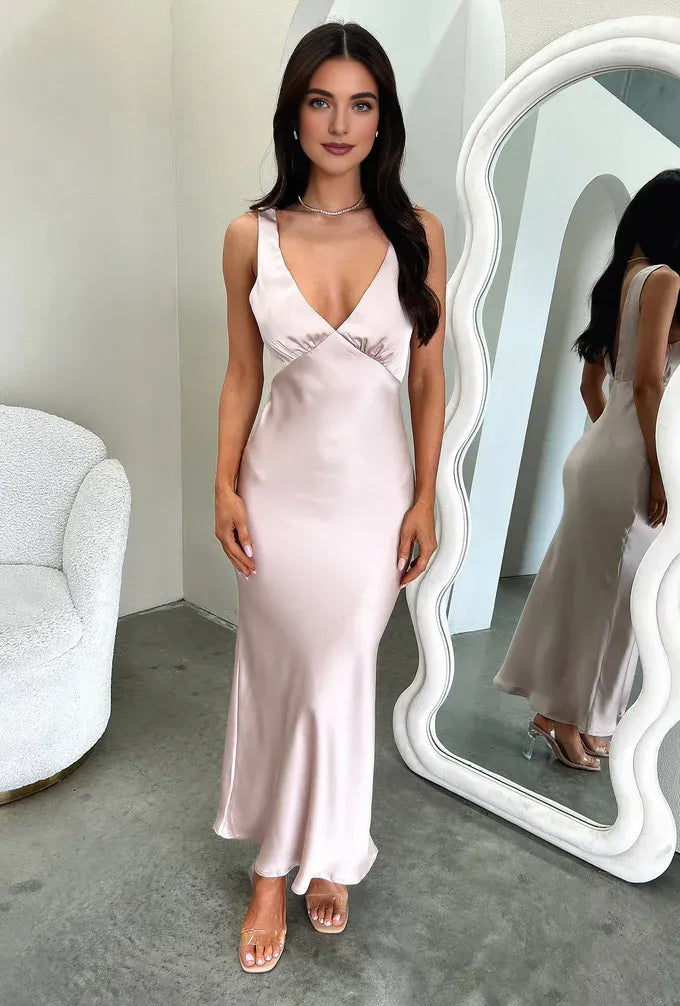 Graceful Sheath V-Neck Sleeveless Pleated Floor-Length Prom Dress