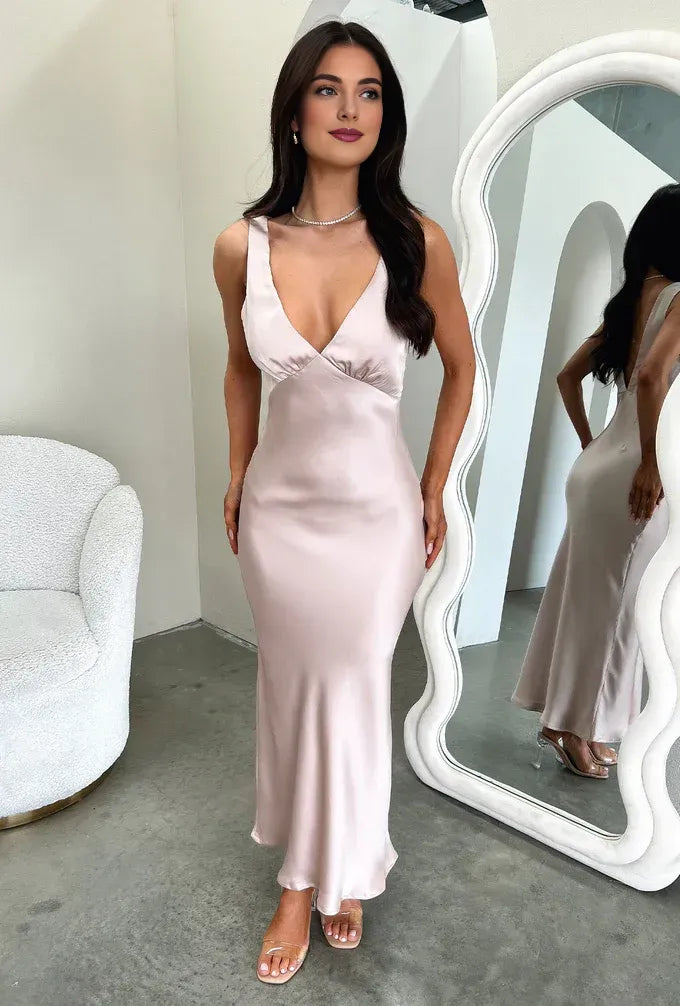 Graceful Sheath V-Neck Sleeveless Pleated Floor-Length Prom Dress