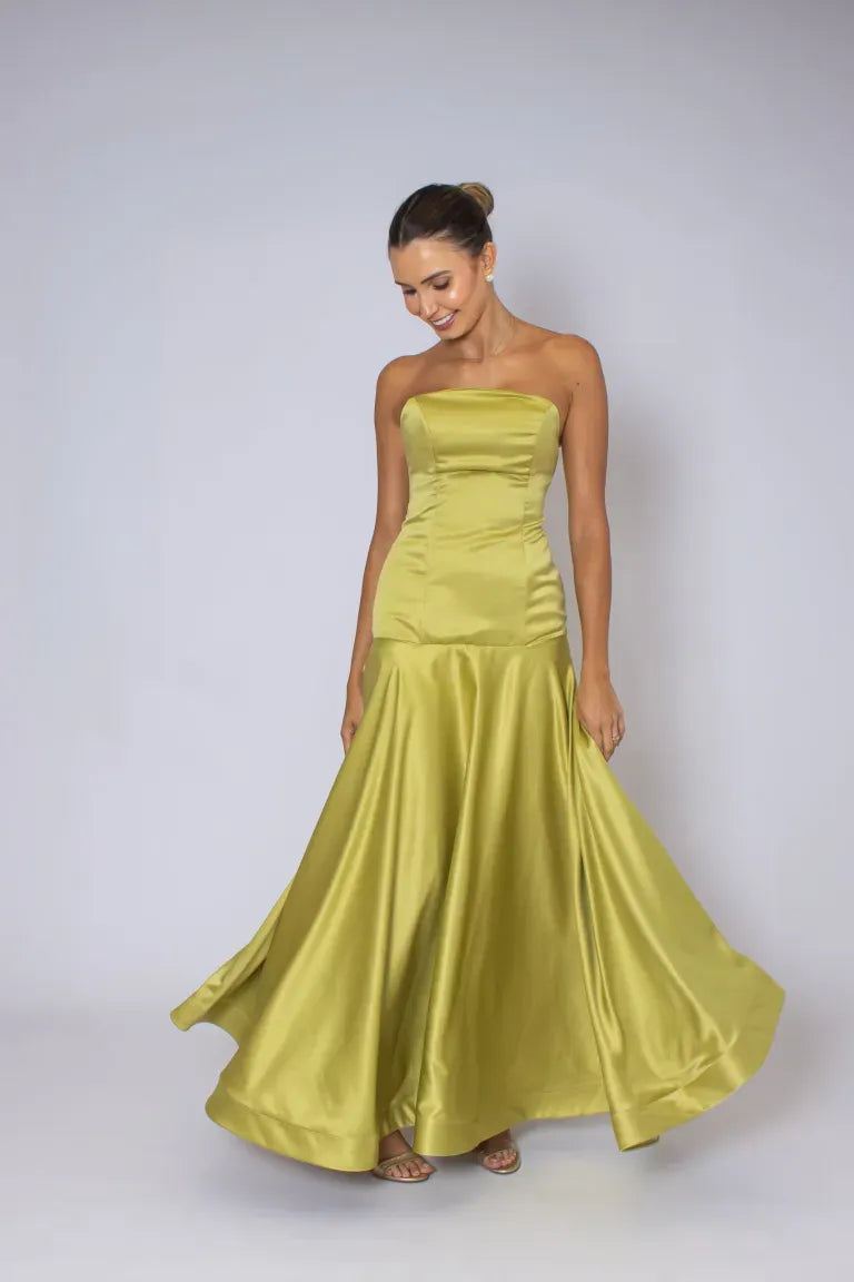 Graceful Strapless Sleeveless A-Line Pleated Floor-Length Prom Dress