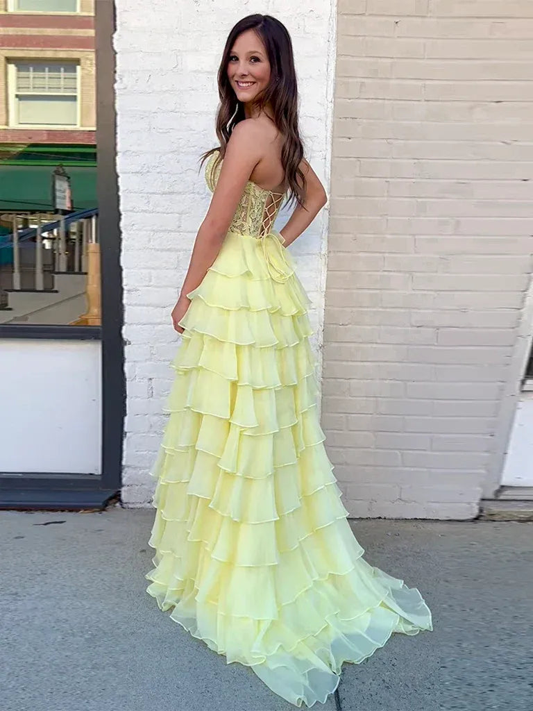 Graceful Sweetheart-Neck Sleeveless A-Line Tiered Sweep Train Prom Dress