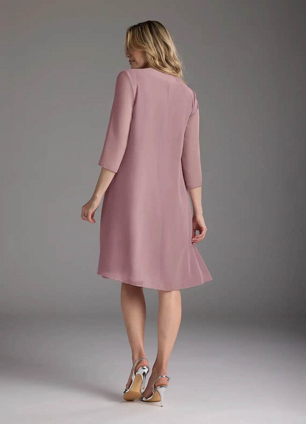 Dress Dusty Rose A-Line Scoop Pleated Dress Knee-Length Three-Quarter Sleeve Scoop Neck Back Zip Two-Piece Mother of the Bride Dress