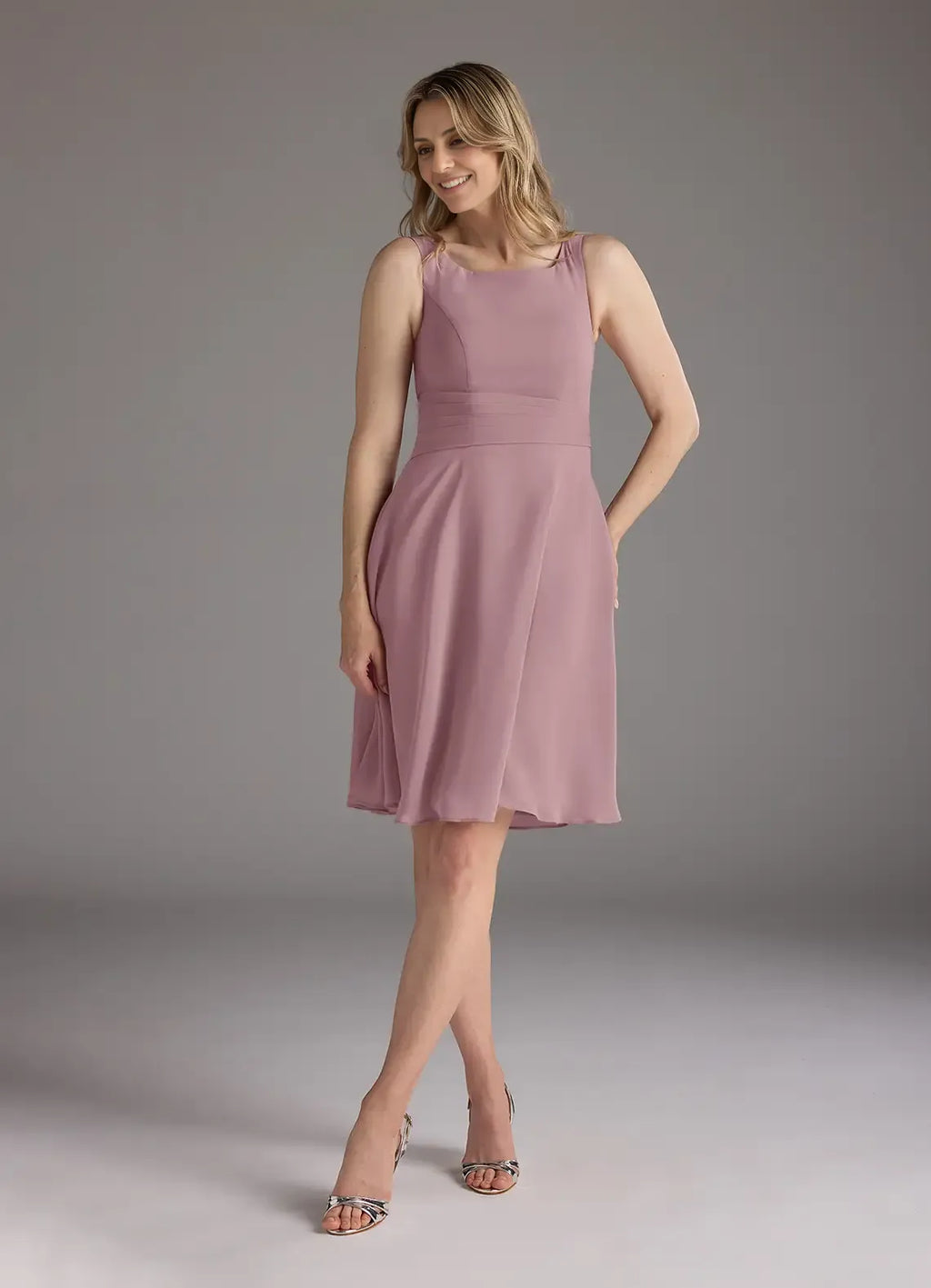 Dress Dusty Rose A-Line Scoop Pleated Dress Knee-Length Three-Quarter Sleeve Scoop Neck Back Zip Two-Piece Mother of the Bride Dress