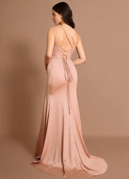 Robe de bal sirène longue, ornée de dentelle, décolleté plongeant en V, bretelles spaghetti, dos nu lacé croisé, à vendre