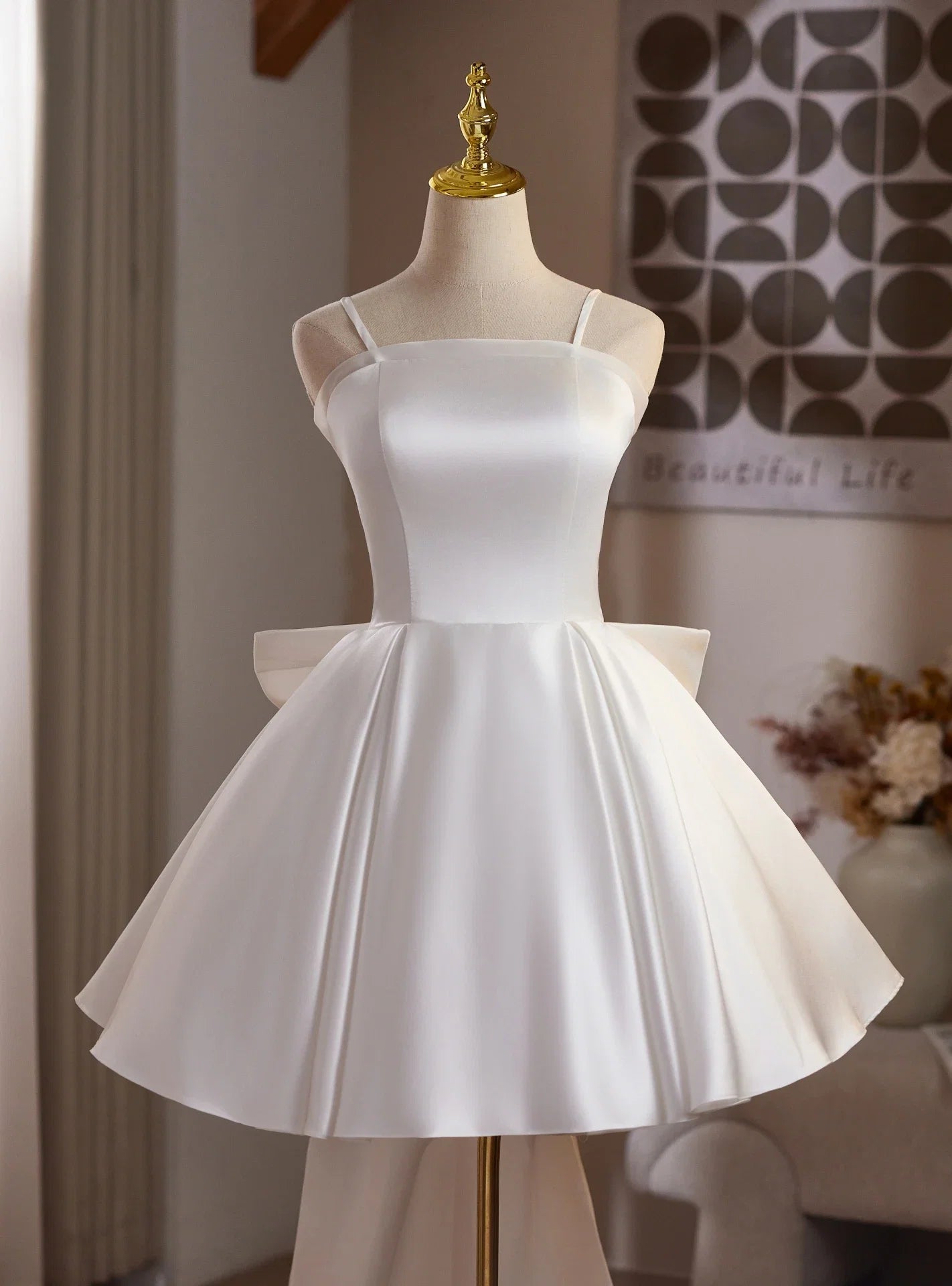 White A-Line Spaghetti Straps Bow-Back Mini Homecoming Dresses