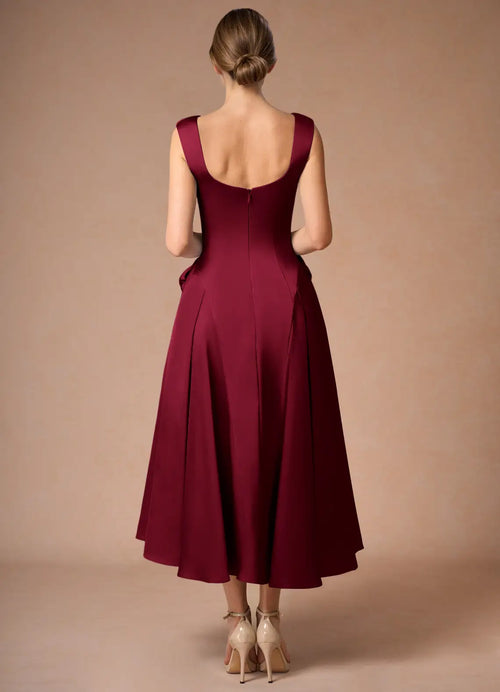 Robe de soirée midi ligne A brillante, col bénitier, sans manches, dos ouvert, à vendre