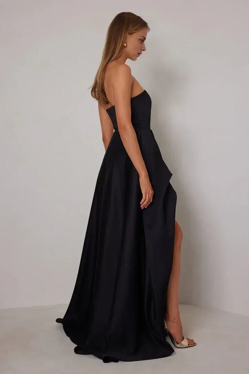 Robe de bal de luxe sans bretelles en cœur avec volants, fendue, longueur ras du sol pour femme