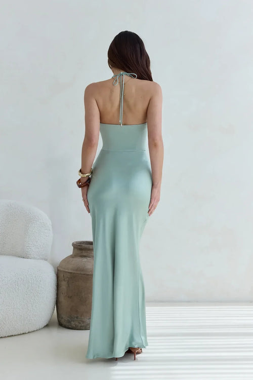 Robe de bal longue de luxe sans manches avec décolleté plongeant licou et dos noué